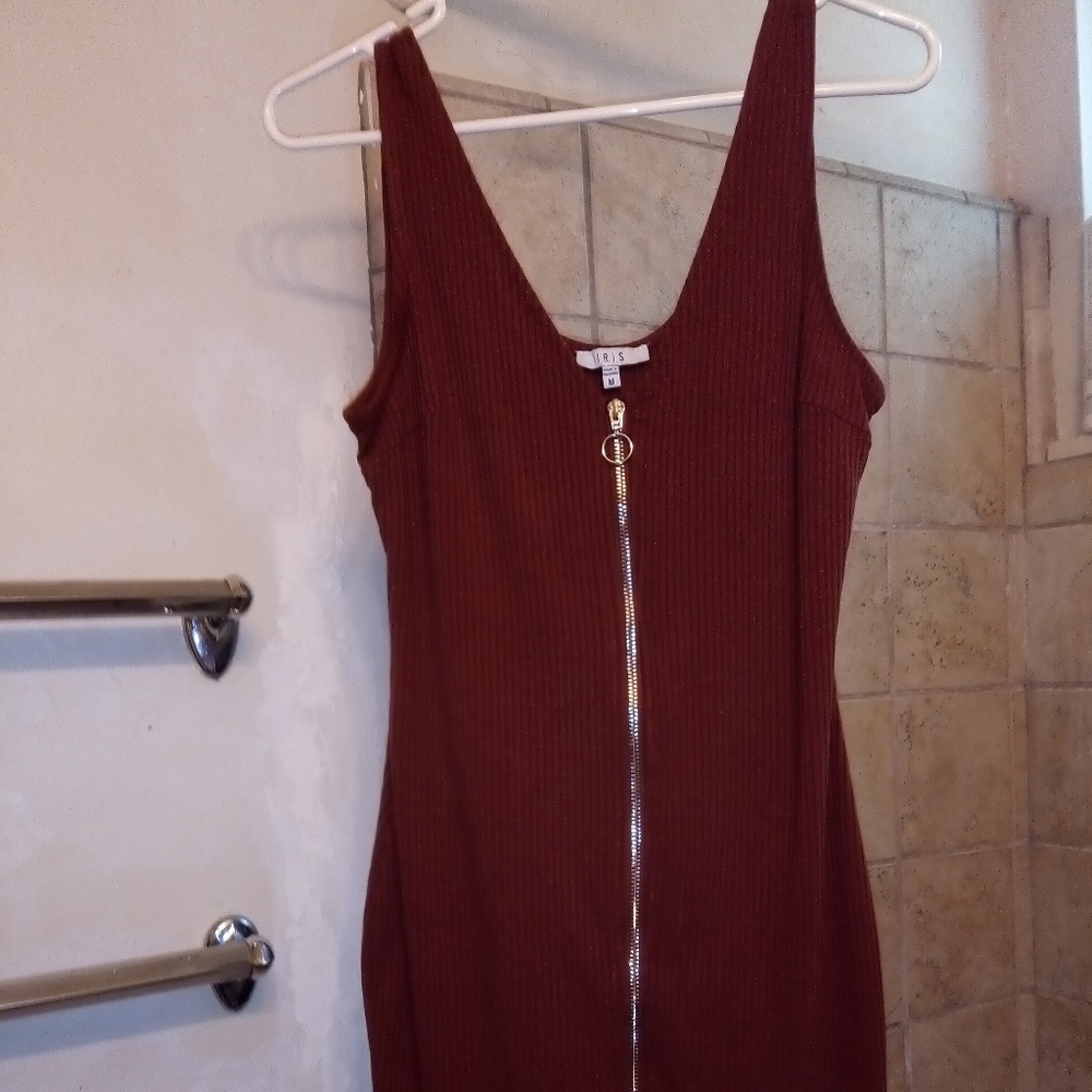 Burnt orange zip up dress👗🧡